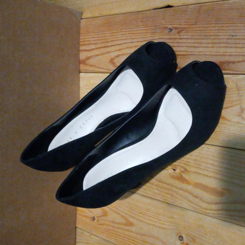 Kelly & Katie pumps